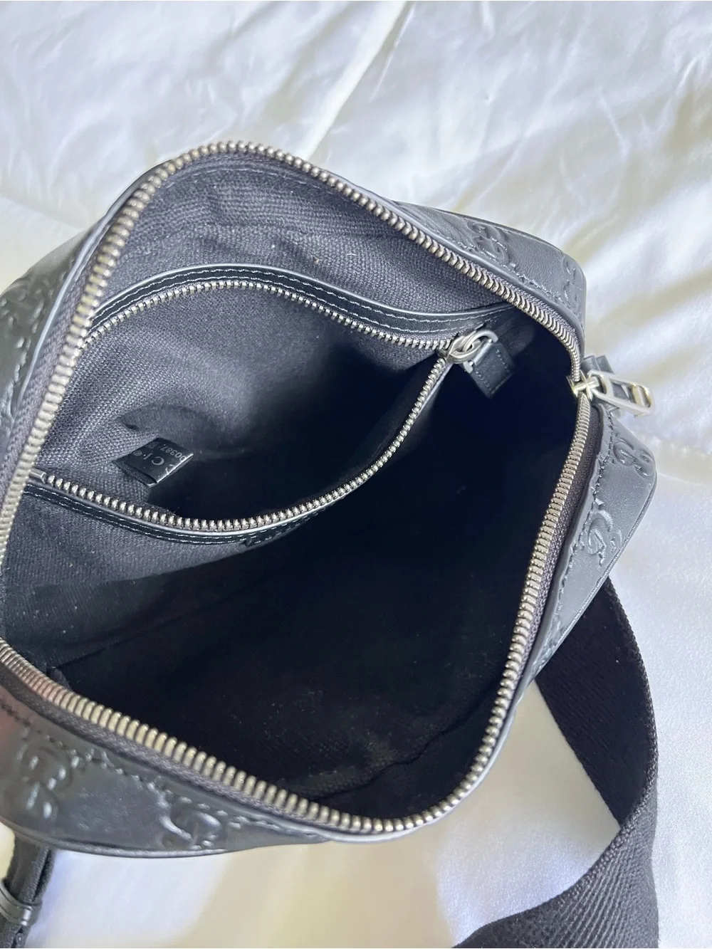 Gucci leather crossbody perfect condition